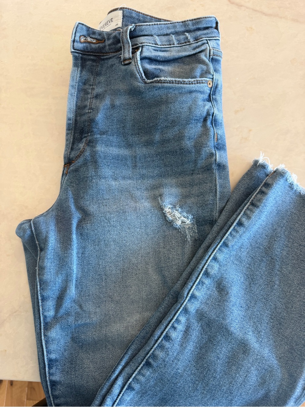 evereve sz 28” Women's straight ankle length Jeans - Classic Stretch Denim